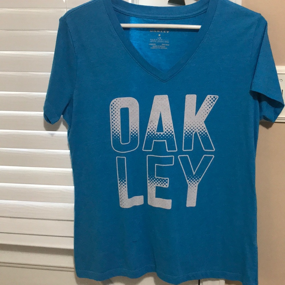 🌺NWOT Oakley woman’s Lg short sleeve tee🌺